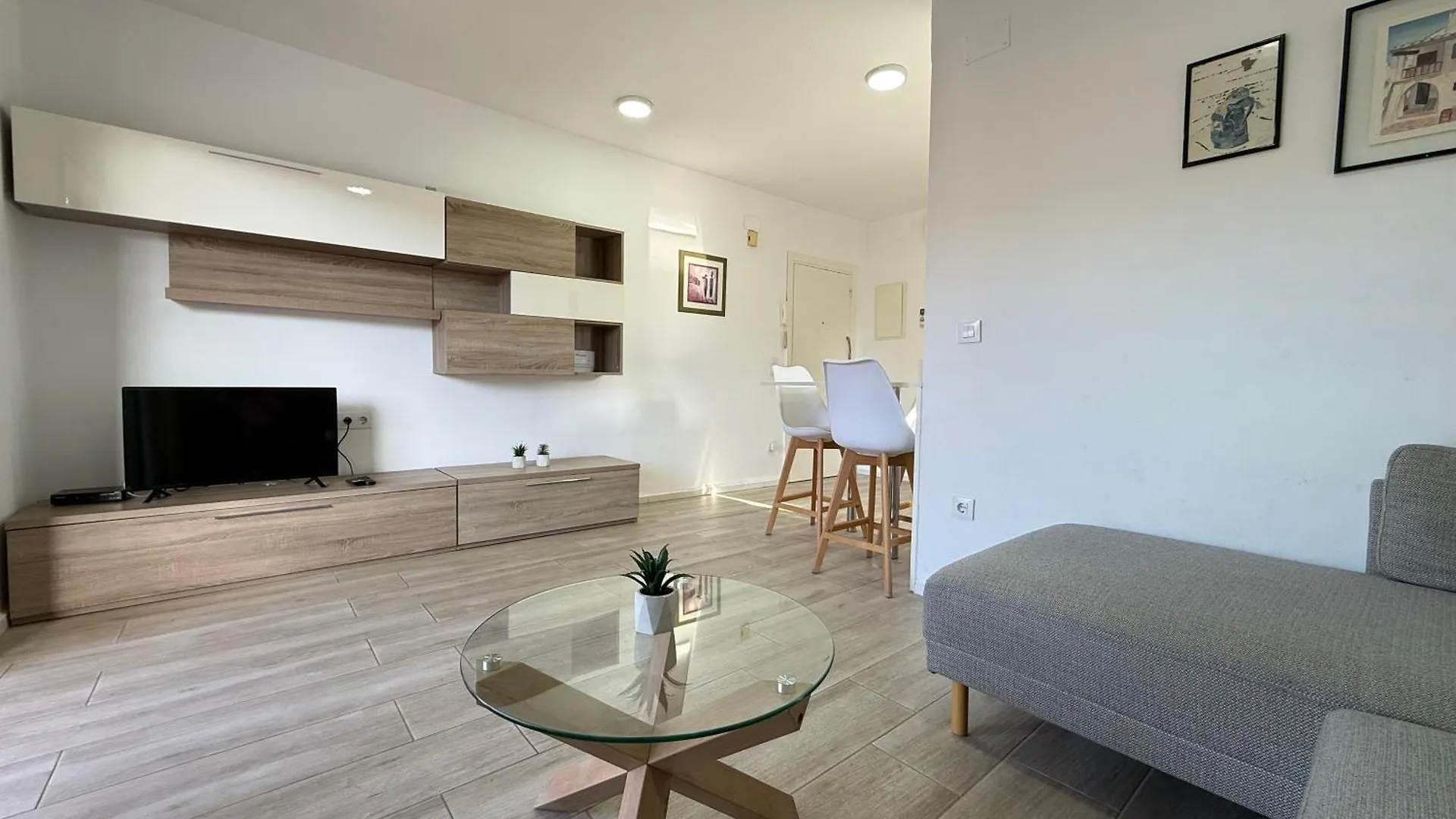 Agi Montseny Apartment Roses